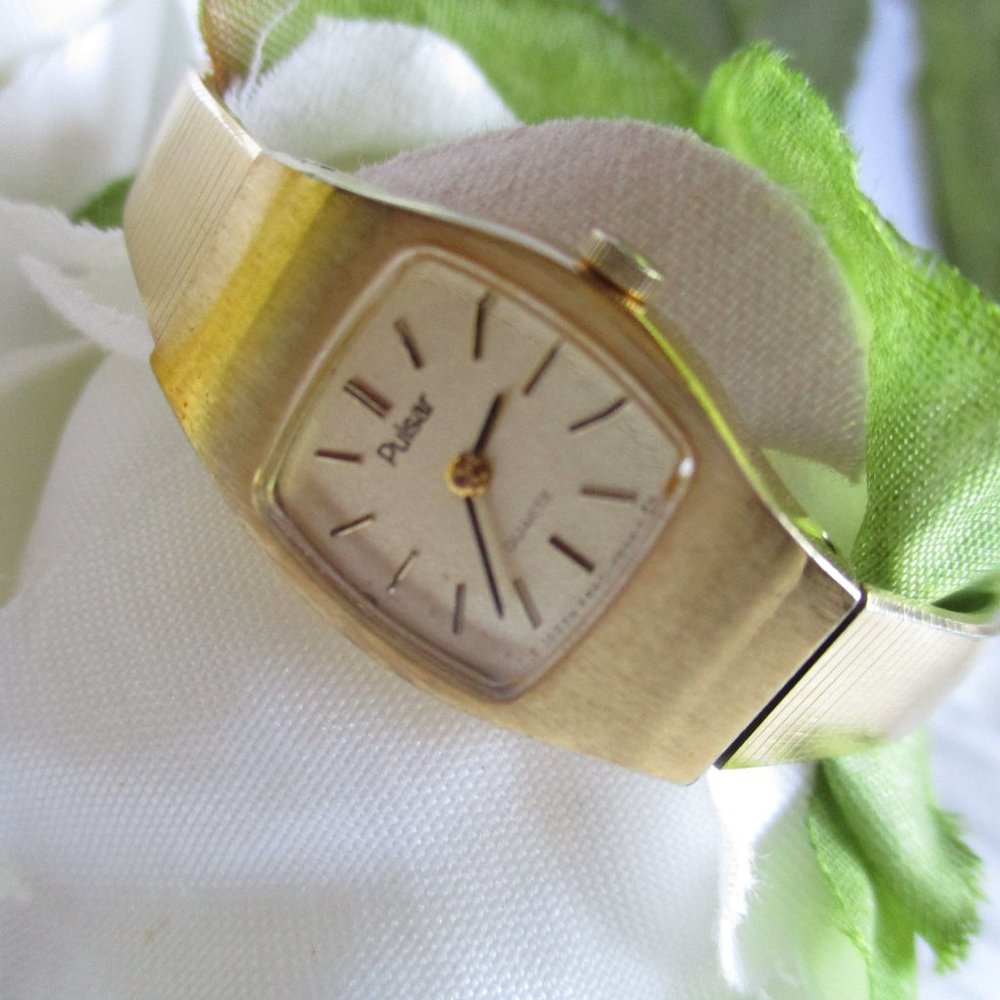 PULSAR QUARTZ GOLD WATCH – VINTAGE - Picture 4 of 15